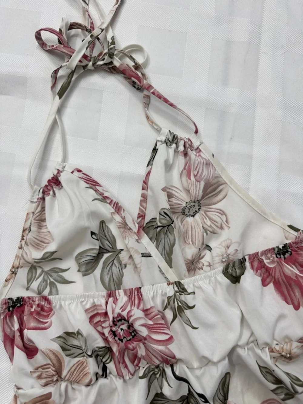 SHEIN White Floral Tie-Strap V-Neck Cami Top - Pink & Green - Picture 9 of 10
